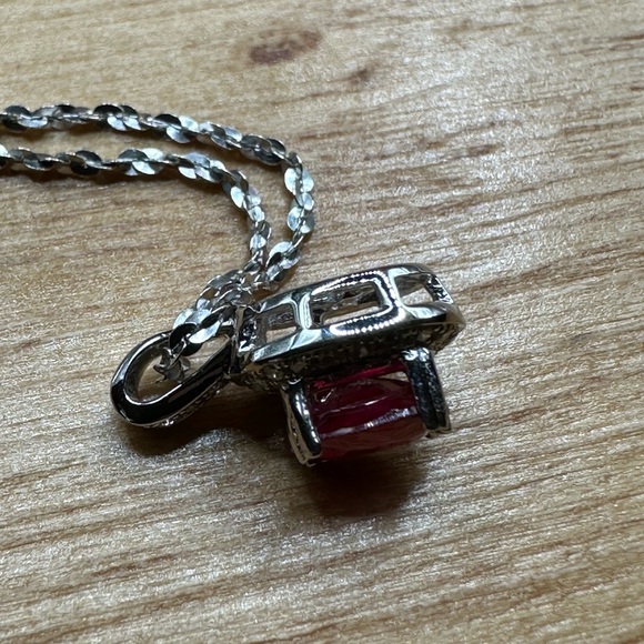 Ruby and Diamond pendant 14kt (NEW) - Picture 4 of 13